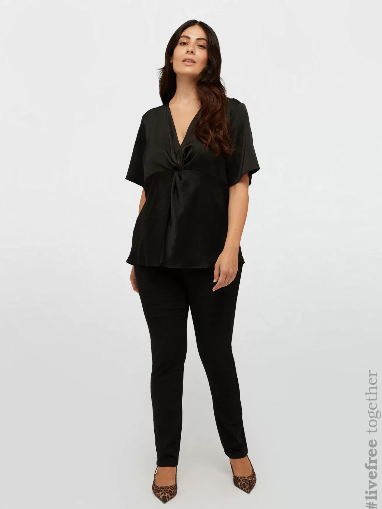 Sale Fiorella Rubino Blusa In Viscosa LENZING™ ECOVERO™ Con Nodo Nero