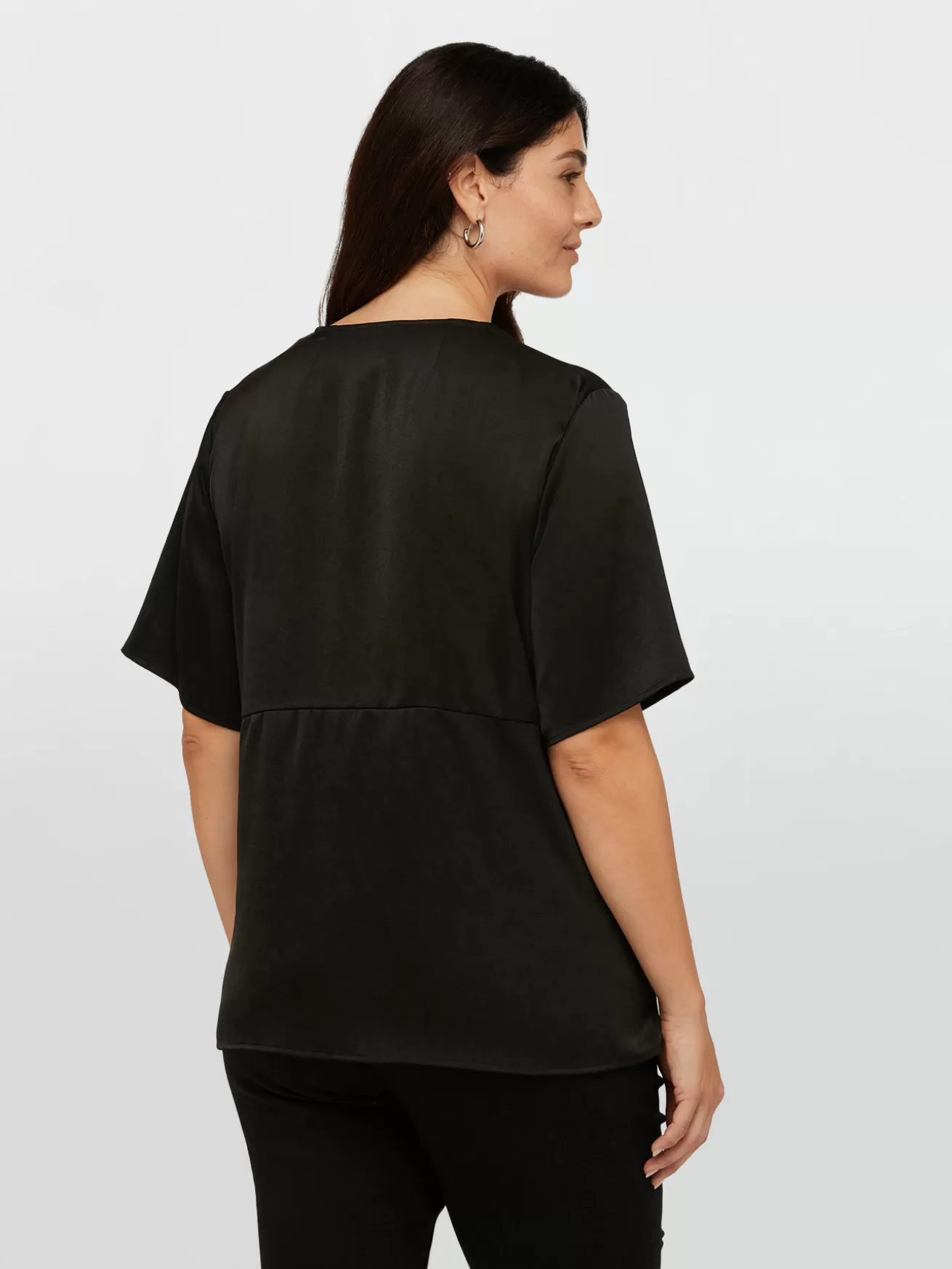 Sale Fiorella Rubino Blusa In Viscosa LENZING™ ECOVERO™ Con Nodo Nero