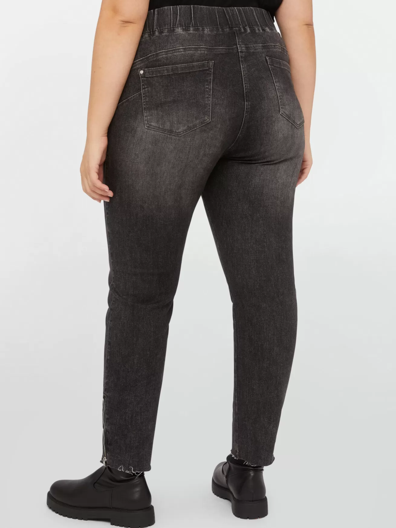 New Fiorella Rubino Jeggings Con Zip Al Fondo Nero