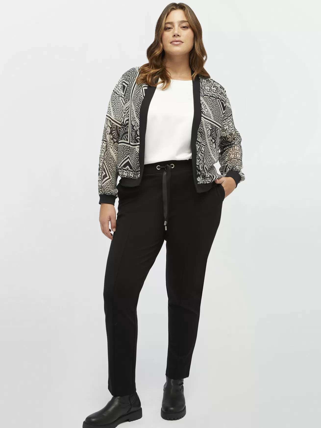 Discount Fiorella Rubino Pantaloni Joggers In Viscosa LENZING™ ECOVERO™ Nero