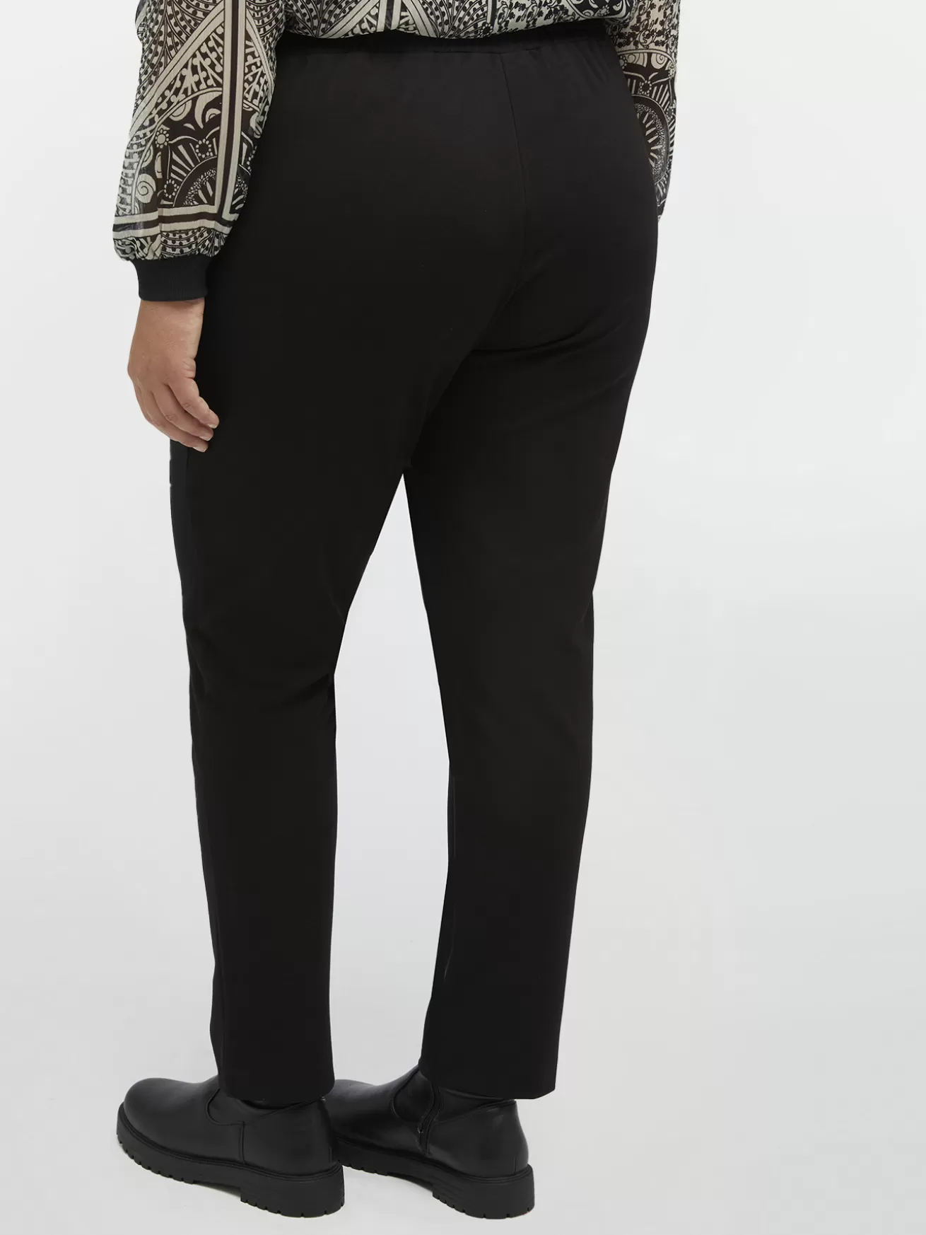 Discount Fiorella Rubino Pantaloni Joggers In Viscosa LENZING™ ECOVERO™ Nero