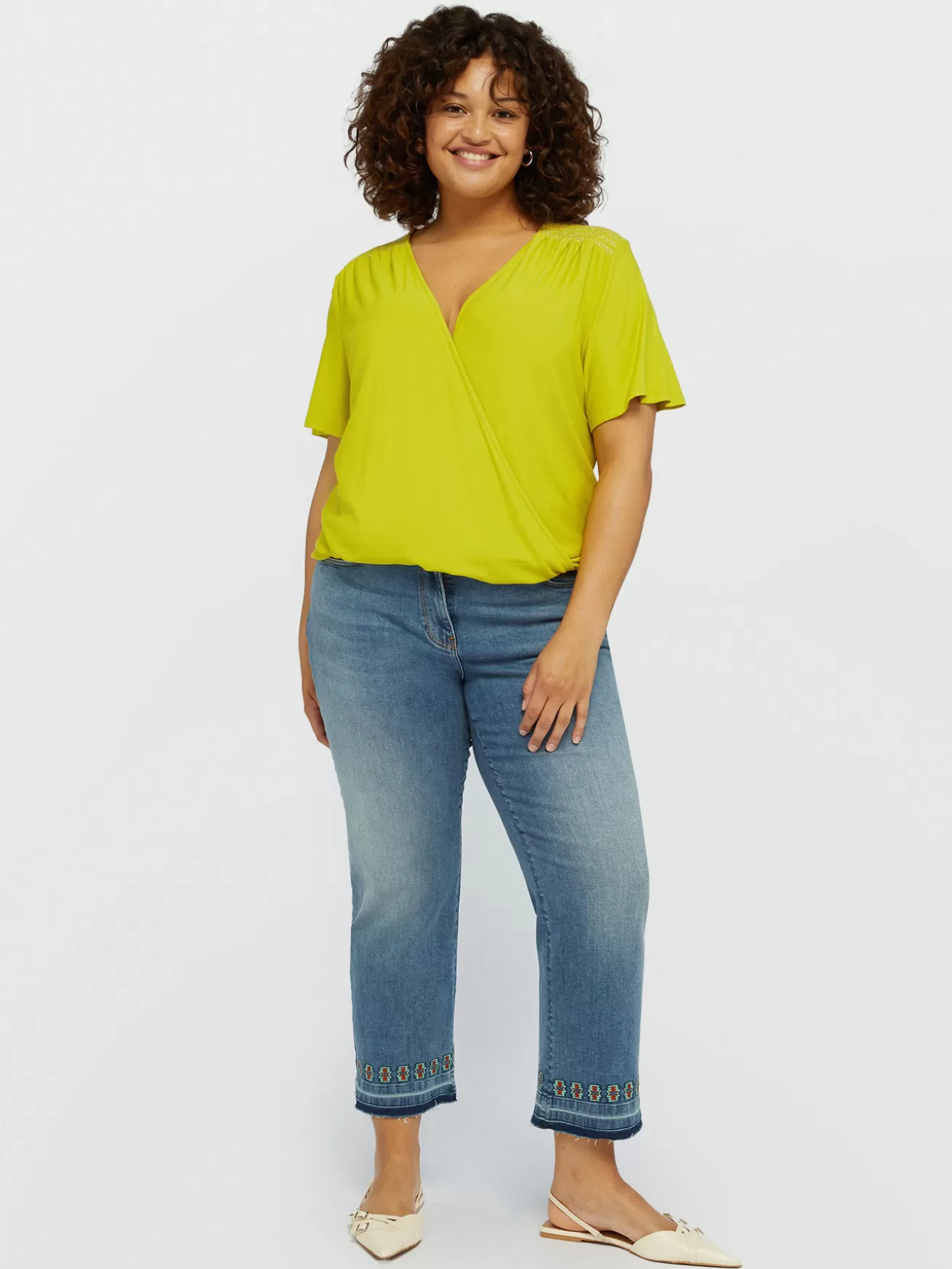 Best Sale Fiorella Rubino T-shirt Incrociata Davanti Con Ricamo Giallo